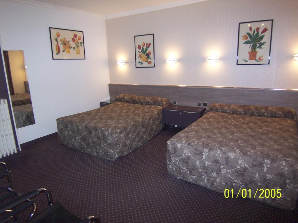 Hotel Du Stade 第戎 外观 照片