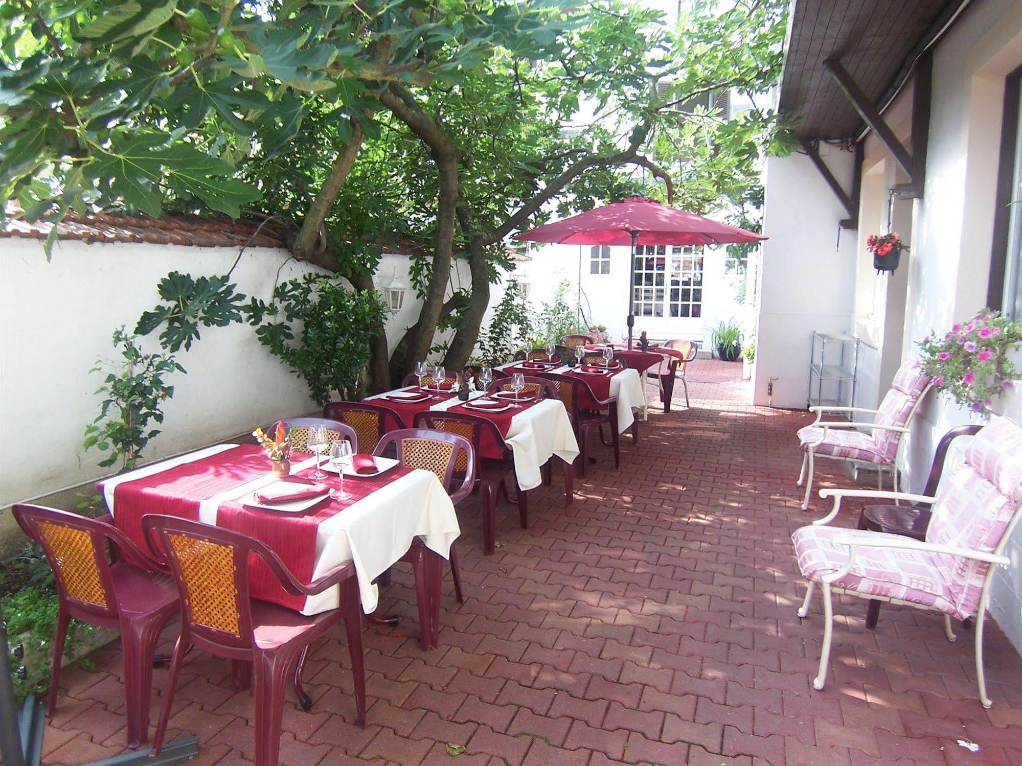 Hotel Du Stade 第戎 外观 照片